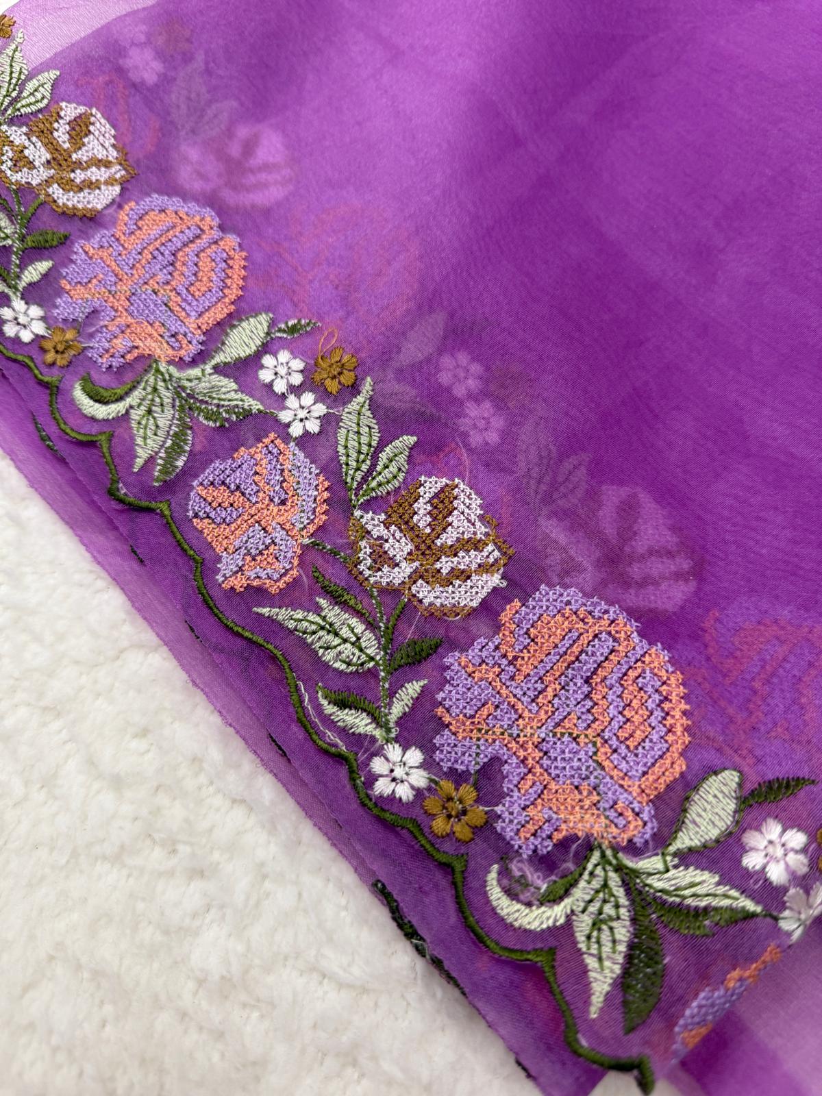 Beautiful Floral Thread work Tissue Saree With Blouse